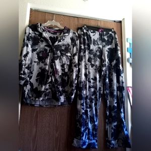 SIMPLY VERA WANG PAJAMA SET